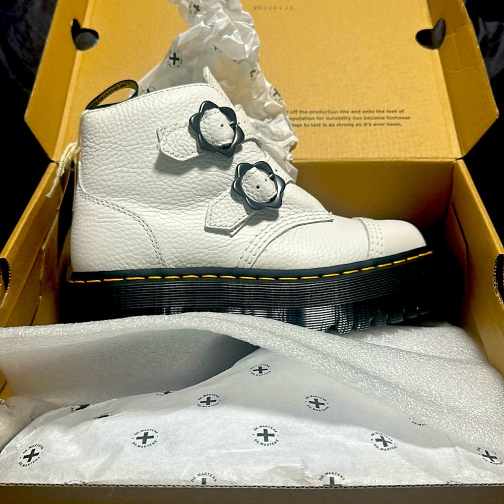 Size 7, Doc Martens white never been worn